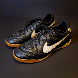 Nike Tiempo Indoor Soccer Shoes